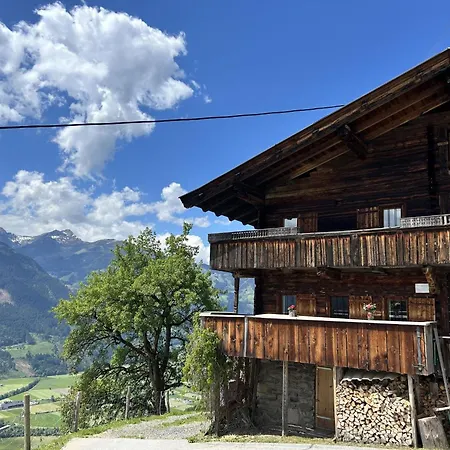 Semesterbostad Hochzillertalblick *
