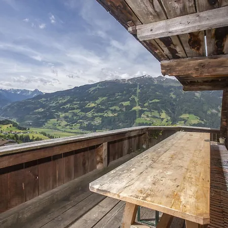 Semesterbostad Hochzillertalblick *
